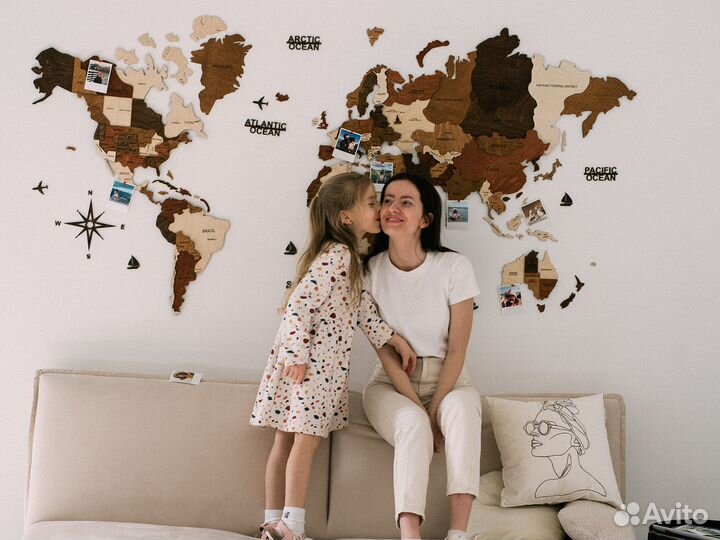 Карта мира из дерева на русском языке