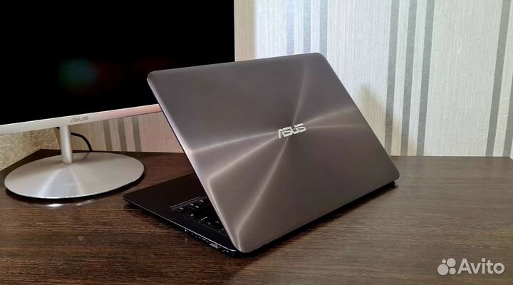Asus Zenbook/13' Full Hd IPS/Core m3/SSD