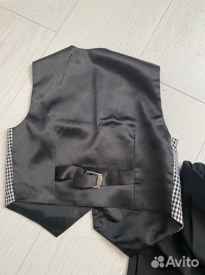 Нарядный костюм на мальчика 98