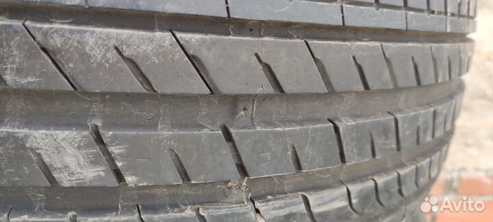 Roadstone N'Fera SU1 215/55 R17 98W