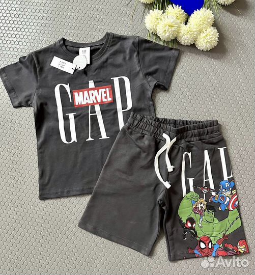 Новый детский костюм Gap футболка и шорты Marvel