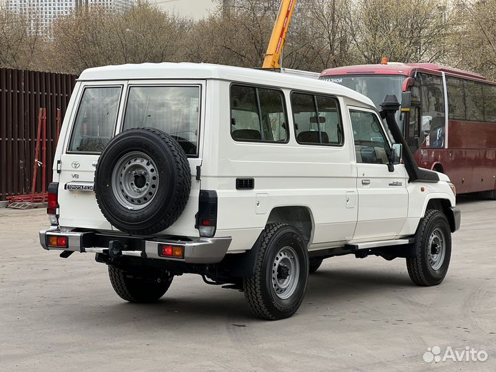 Toyota Land Cruiser 4.5 МТ, 2022, 27 км
