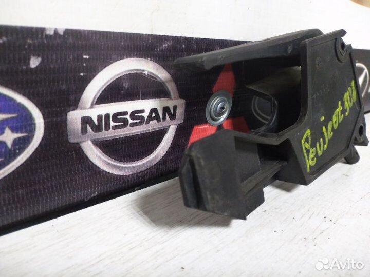 Ручка открывания капота Peugeot 308 2009