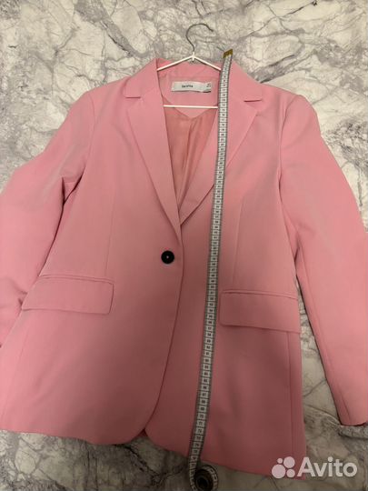 Розовый пиджак