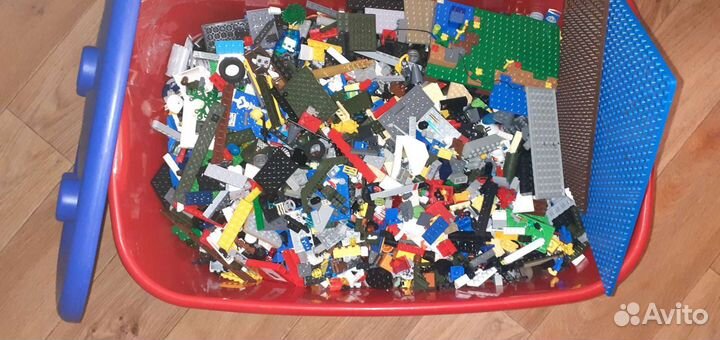 Коробка с lego