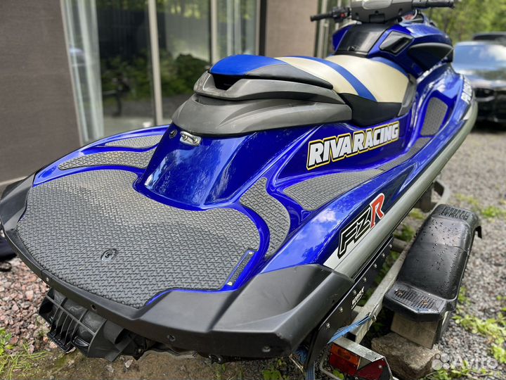 Yamaha fzr