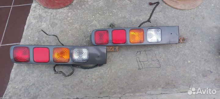 Фонари Nissan cube z 11