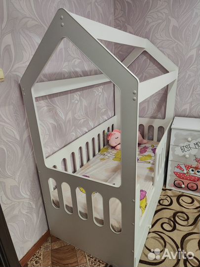 Детская кровать домик