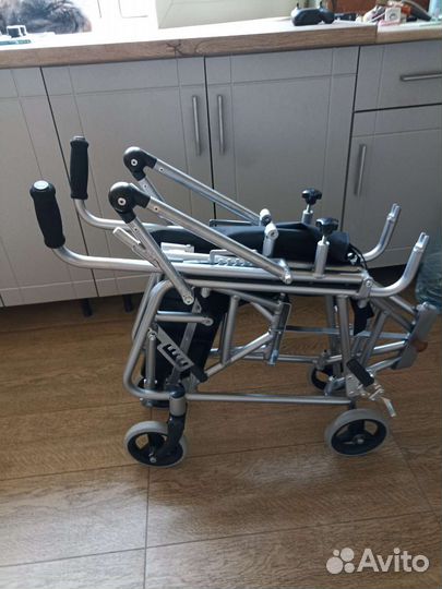Инвалидное кресло-коляска б/у