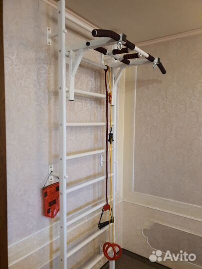 Шведская стенка с турником