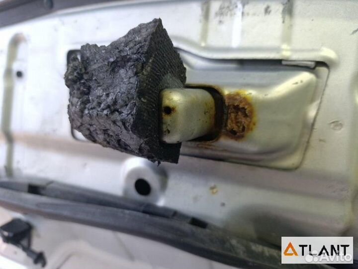 Капот nissan serena