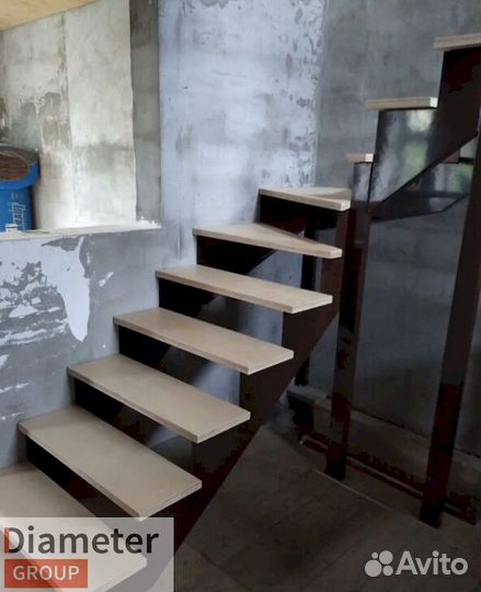 Лестница на каркасе