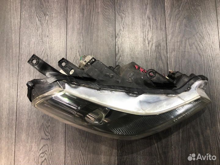 Фара ксеноновая передняя правая Suzuki Sx4 SX4