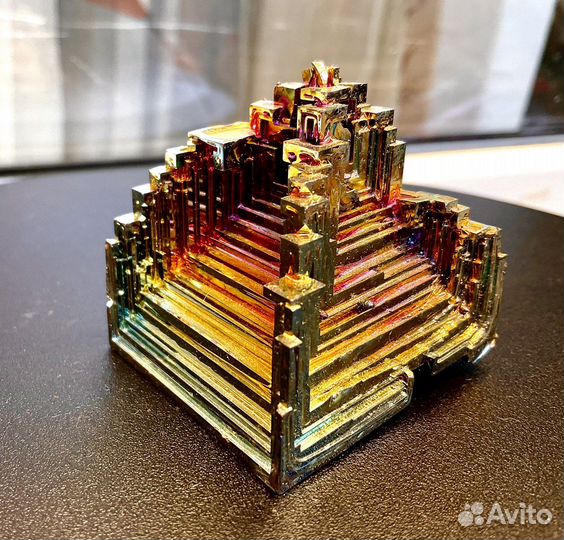 Кристалл. Друза. Висмут. Германия