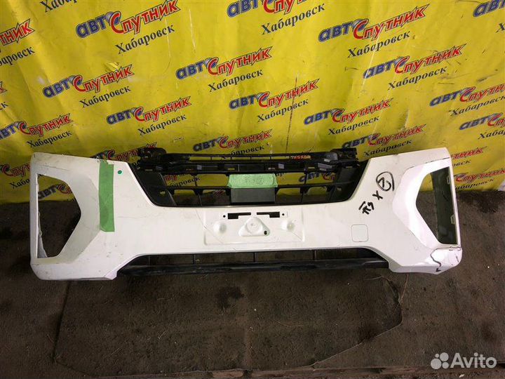 Бампер передний Nissan Caravan E26