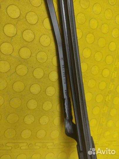 Поводок дворника передний правый Skoda Octavia