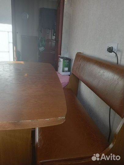 Кухонный стол и стулья комплект бу