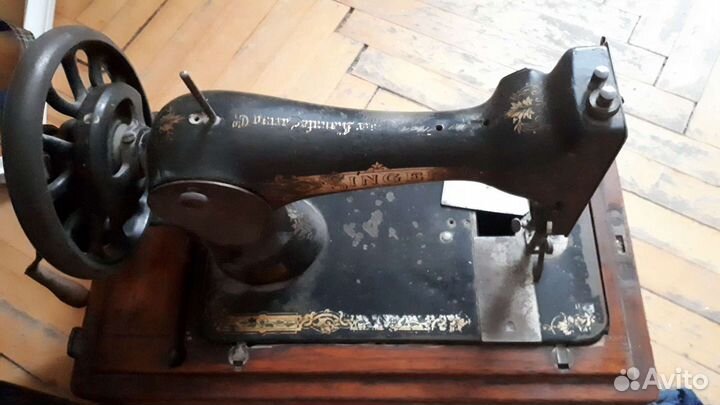 Швейная машинка Singer