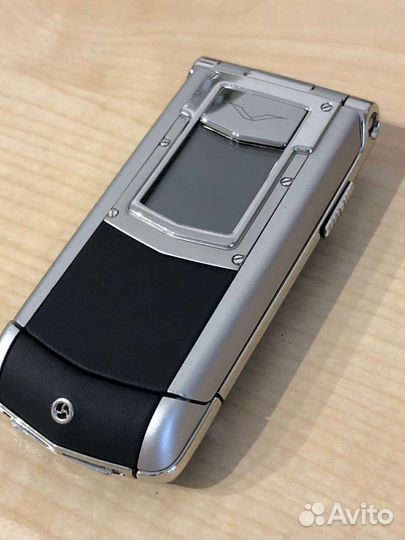 Телефон Vertu Ayxta