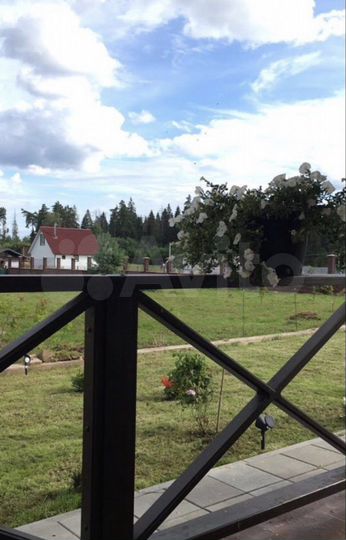 Дом 240 м² на участке 9 сот.