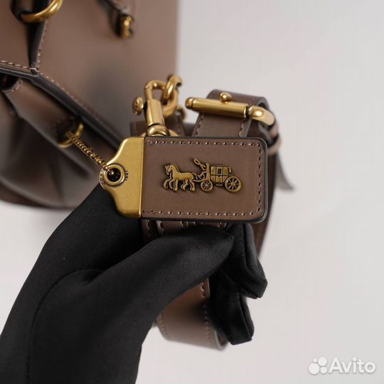 Сумка coach broome 2 цвета натуральная пресс кожа