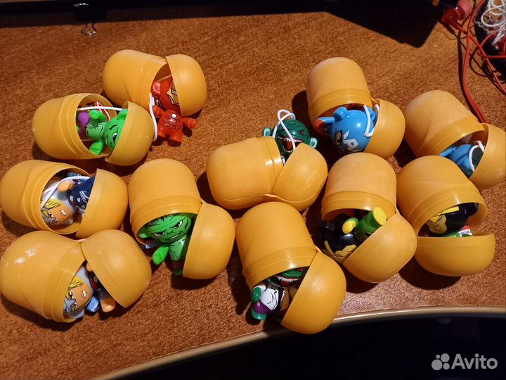 Брелоки серии kinder Twistheads Marvel 2013