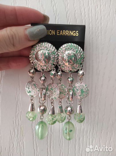 Новые серьги разные