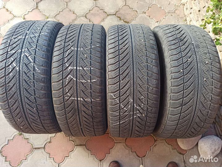 Goodyear UltraGrip 8 Performance 245/45 R18