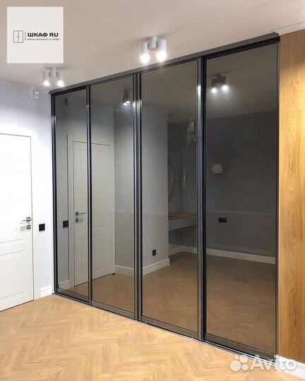 Шкаф купе с зеркалом