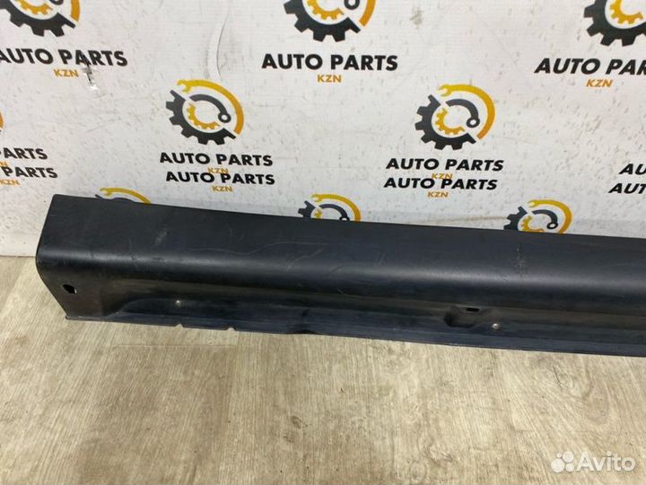 Молдинг порога правый Mitsubishi Outlander 3