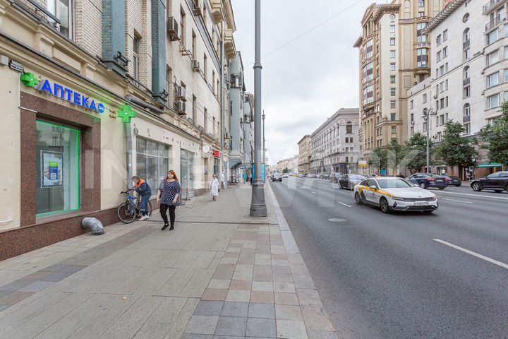 Продам торговое помещение, 375.8 м²