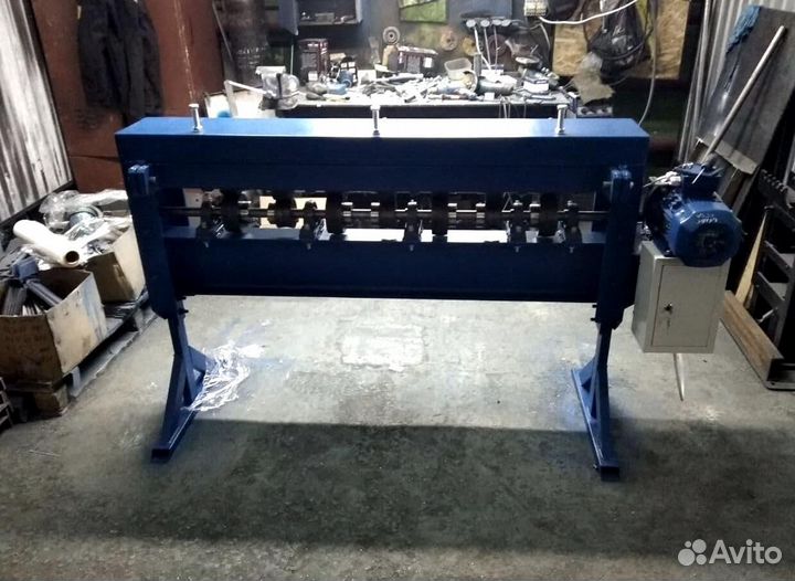 Машина для нанесения ребер жесткости