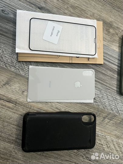 Чехлы и защитные стекла