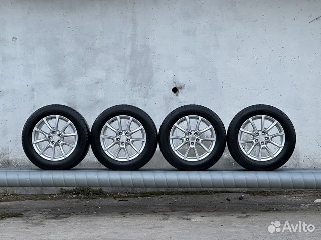Оригинальные диски Audi R18 с зимней резиной