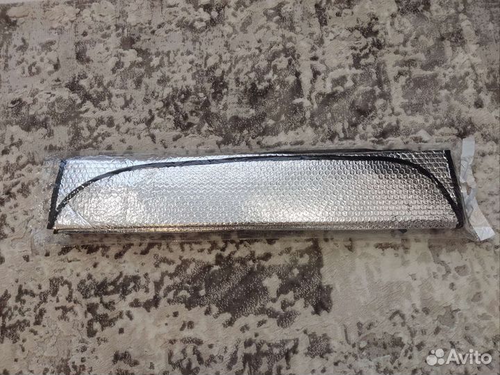 Солнцезащитная шторка на лобовое стекло