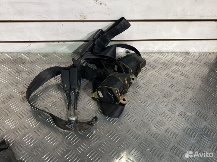 Ремень безопасности задний skoda octavia a4