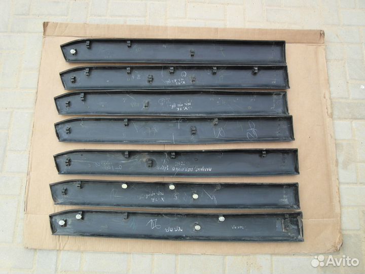 Молдинг двери перед правой б/у Nissan X-Trail T31