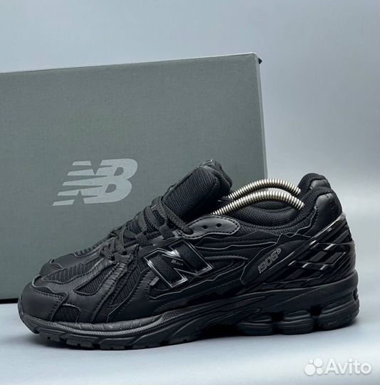 Новинка New Balance 1906