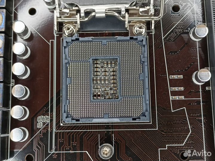 Топовая материнская плата Asus P7P55D Socket 1156