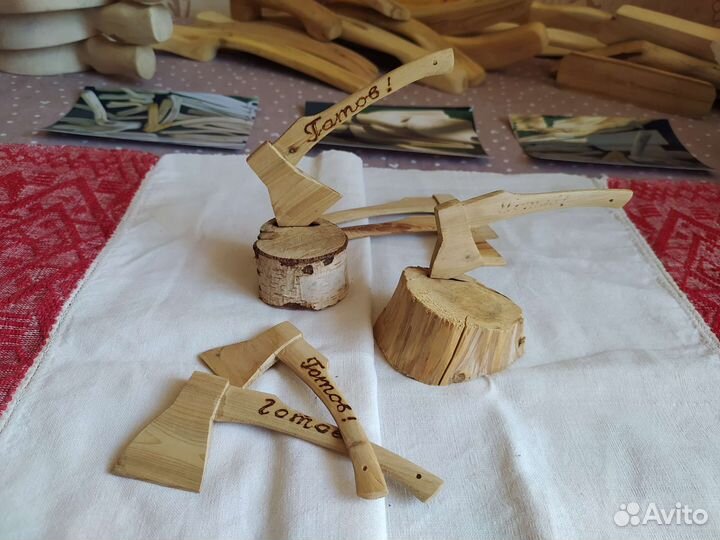 Топор сувенирный дерево