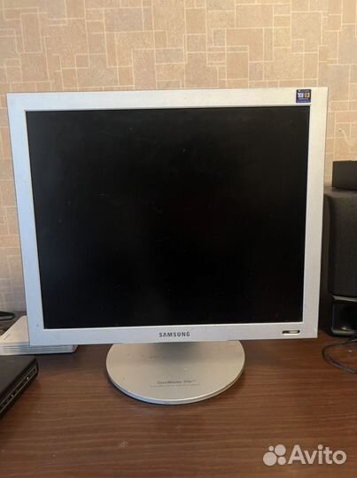 Монитор Samsung