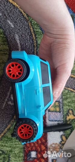 Умная машинка едет по линии