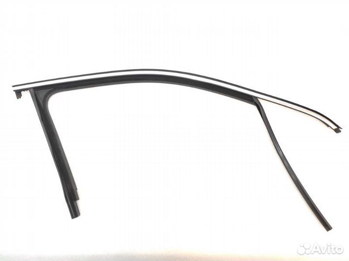 Уплотнитель стекла двери передний правый