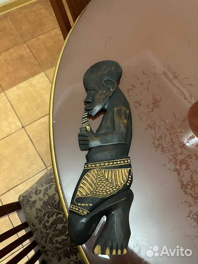 Африканская статуэтка из дерева