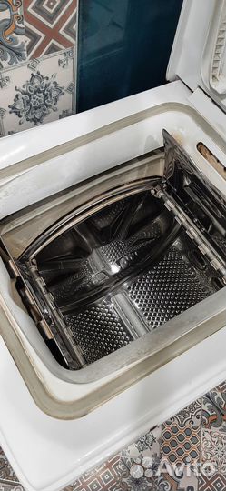 Продам стиральную машину на запчасти