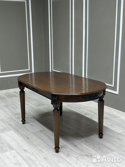 Столы и стулья