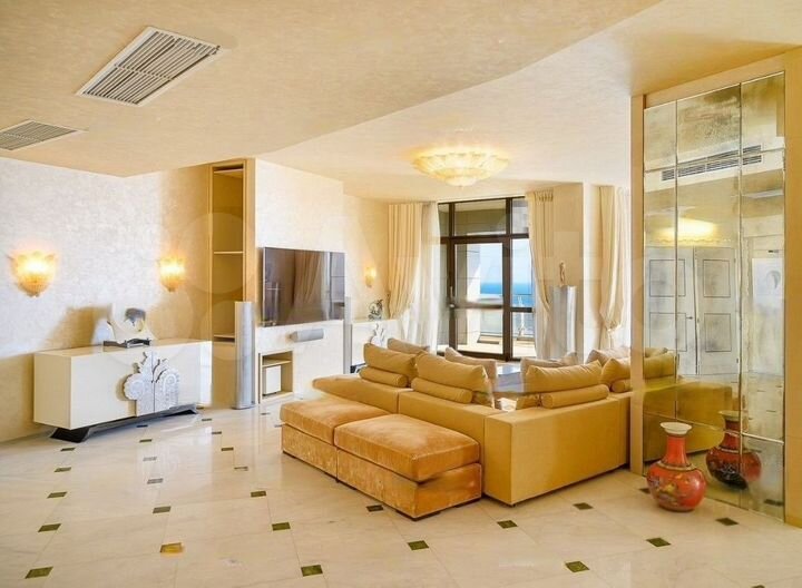 3-к. квартира, 171 м², 17/22 эт.