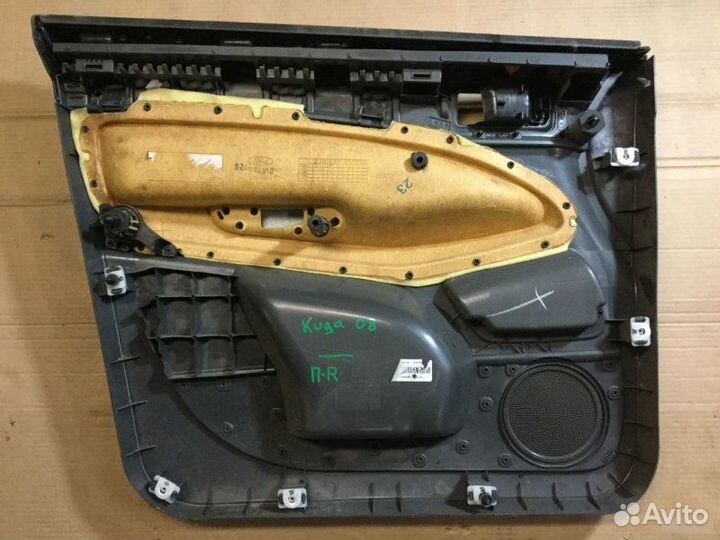 Обшивка двери передней правой Ford Kuga 2008-2012