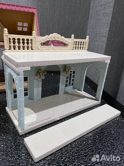 Магазин и семья Sylvanian Families