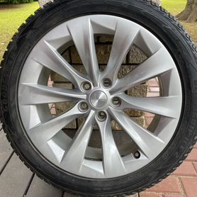 Комплект колес tesla S зимний 245/45R19